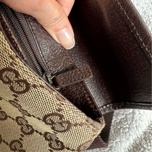 EUC Gucci Canvas Logo Bucket Belt Bag/ Waist Bag - Picture 7 of 15